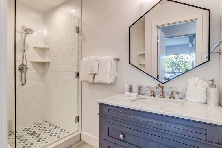bathroom bathroom