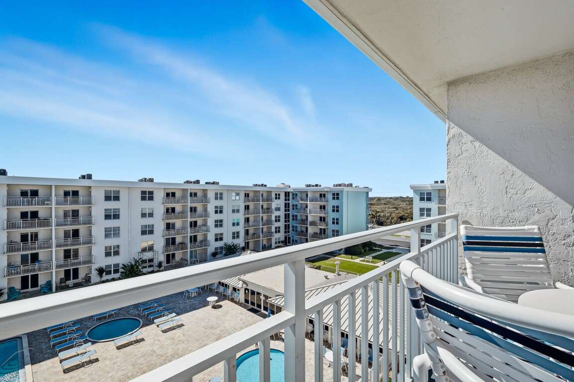 Balcony with seating Balcony with seating