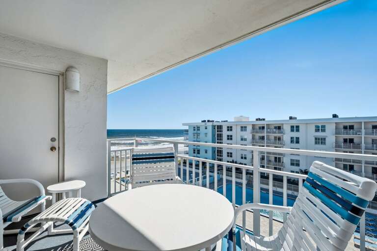 Blue skies and beach view! Blue skies and beach view!