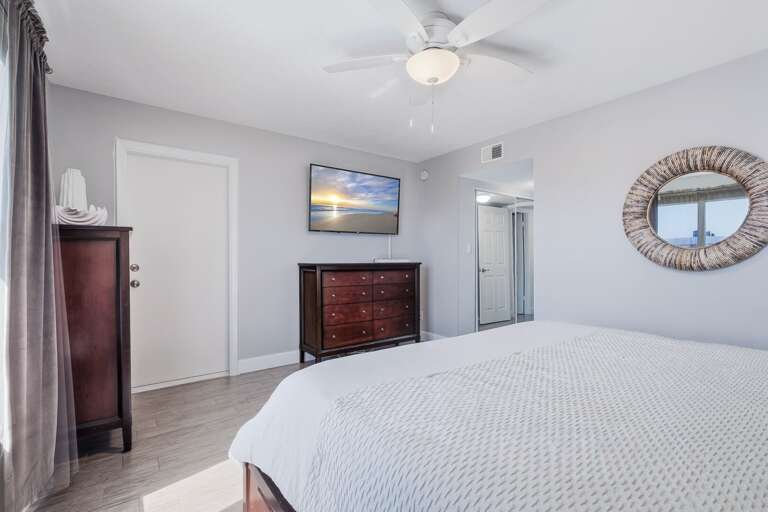 Entry to master bedroom Entry to master bedroom