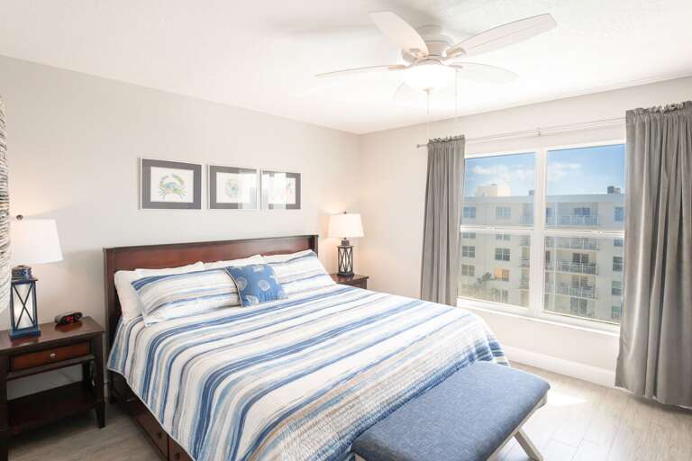 Master bedroom Master bedroom