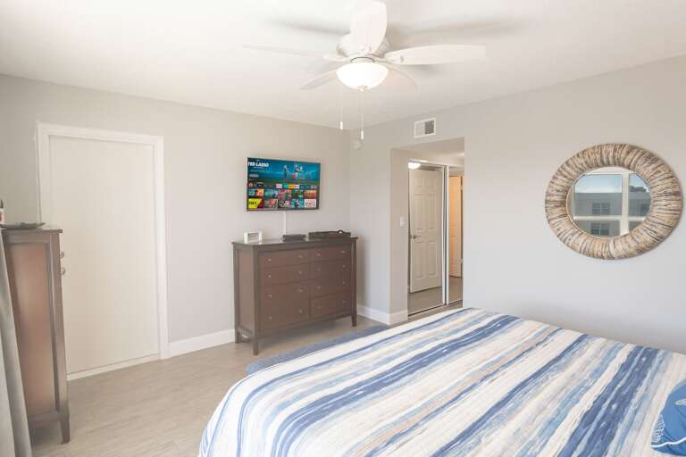 Master bedroom with king size bed Master bedroom with king size bed