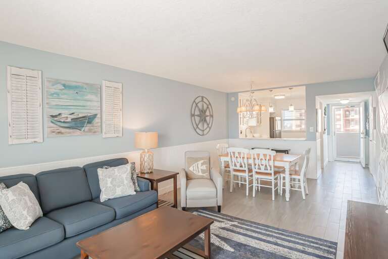 Plenty of space for the entire crew! Plenty of space for the entire crew!