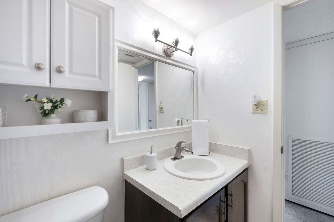 Guest Bathroom Guest Bathroom