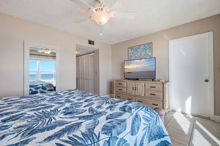 Oceanfront master bedroom Oceanfront master bedroom