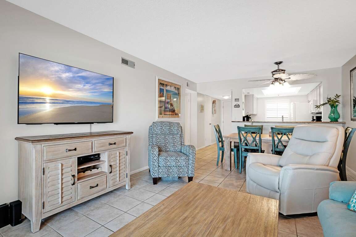 Catch your favorite shows on the large cable TV or kick back in the comfy recliner in the spacious living room Catch your favorite shows on the large cable TV or kick back in the comfy recliner in the spacious living room