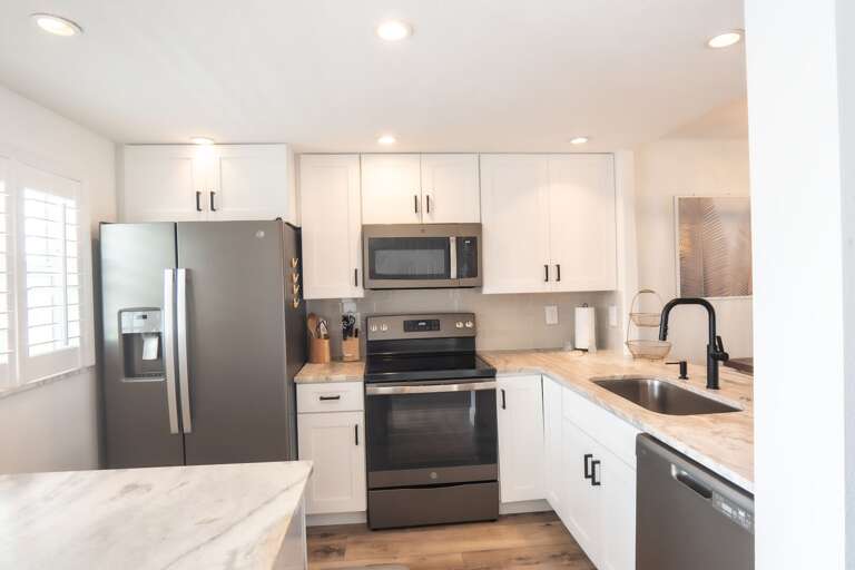 The kitchen has been recently updated. Make meal time as simple or elaborate as you want! The kitchen has been recently updated. Make meal time as simple or elaborate as you want!