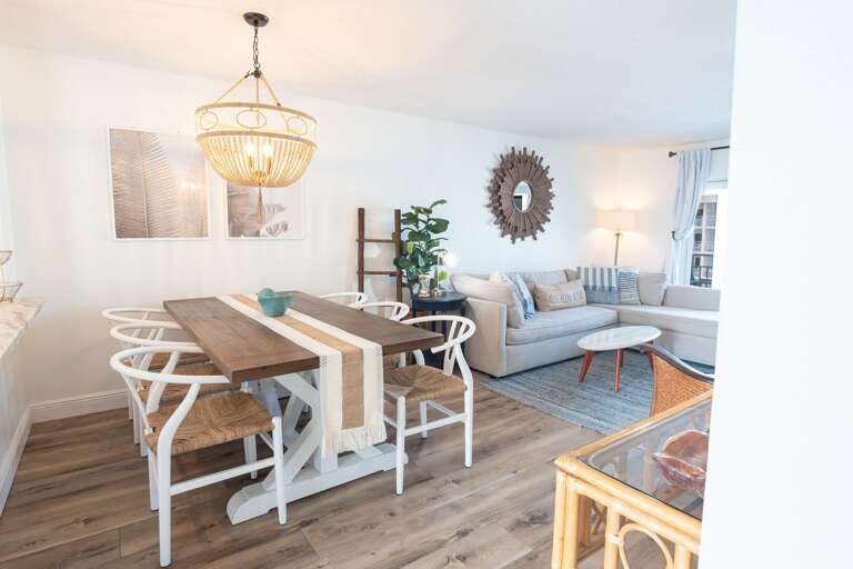 Pack the board games and play at this dining table! Pack the board games and play at this dining table!