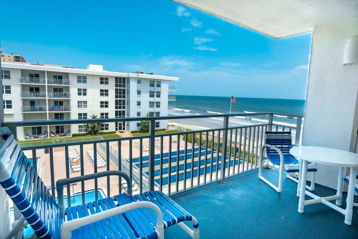 Relax on the private balcony while overlooking the Atlantic Ocean! Relax on the private balcony while overlooking the Atlantic Ocean!