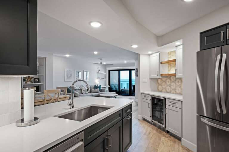 Prepare meals with a view in the beautifully renovated kitchen Prepare meals with a view in the beautifully renovated kitchen