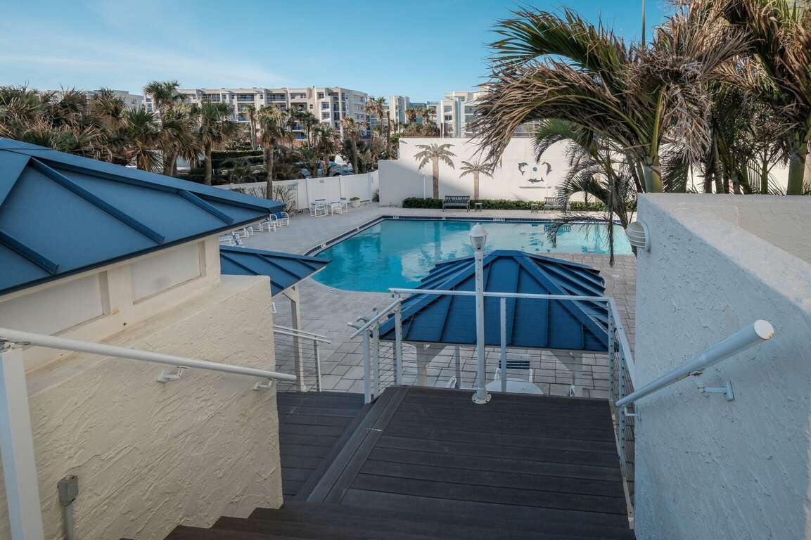 Seascape Towers pool deck Seascape Towers pool deck