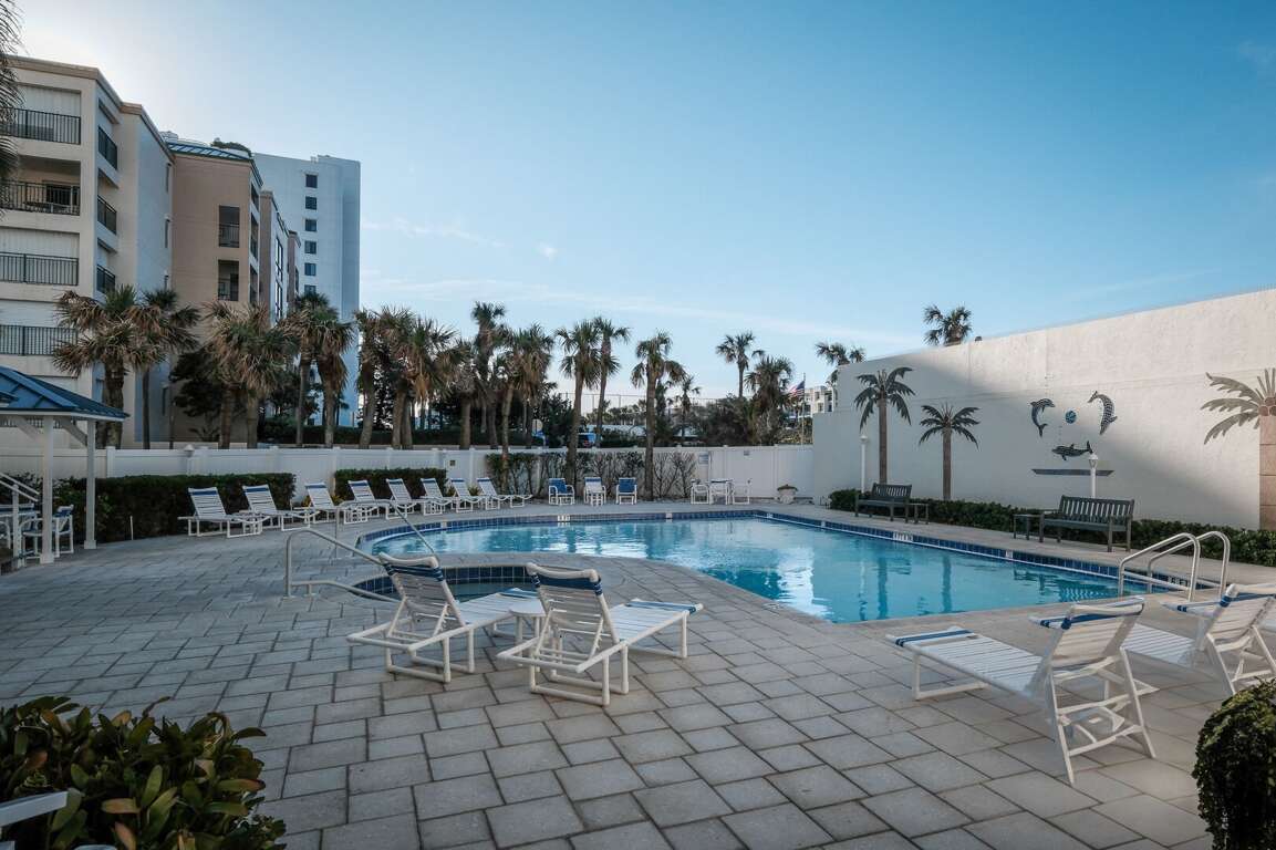 Seascape Towers pool deck Seascape Towers pool deck