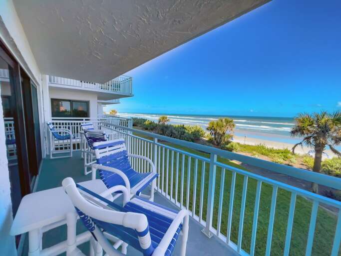 The second-floor balcony offers beautiful views of the beach and ocean, perfect for enjoying the coastal breeze The second-floor balcony offers beautiful views of the beach and ocean, perfect for enjoying the coastal breeze