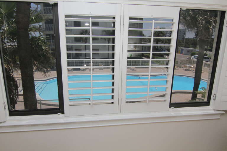 The corner location provides a full view of the Shorehom by the Sea pool so you can watch the kids play from the comfort of the condo