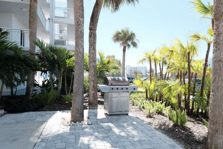 Shorehom by the Sea's gas grill with complimentary propane