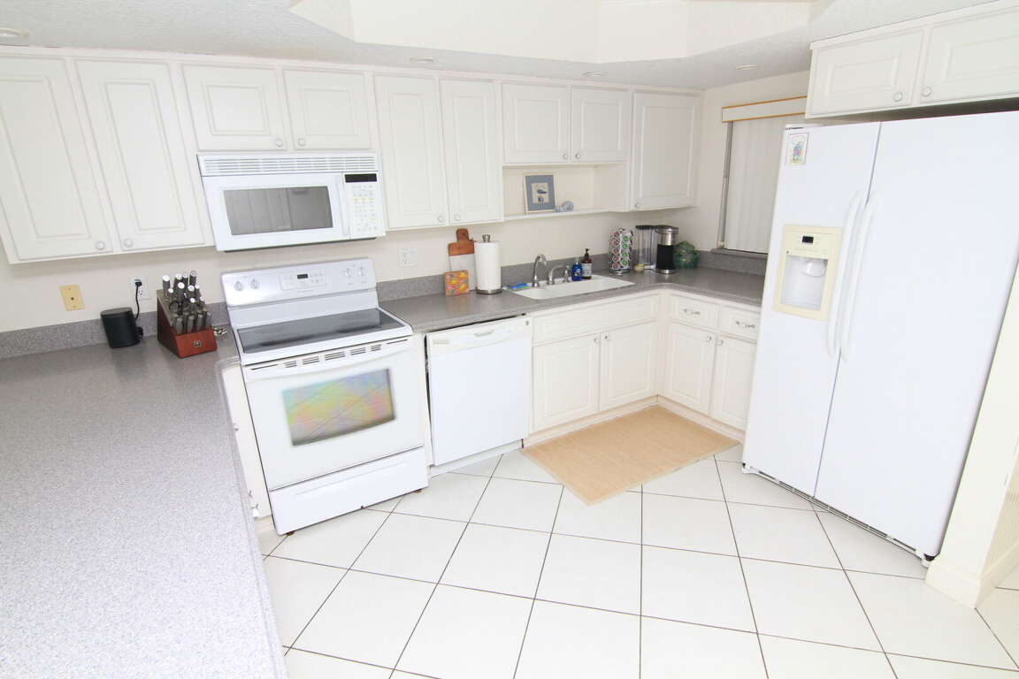 Fully equipped kitchen Fully equipped kitchen