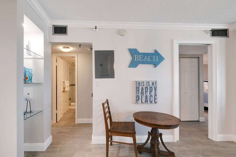 Beachy decor can be found throughout the condo Beachy decor can be found throughout the condo