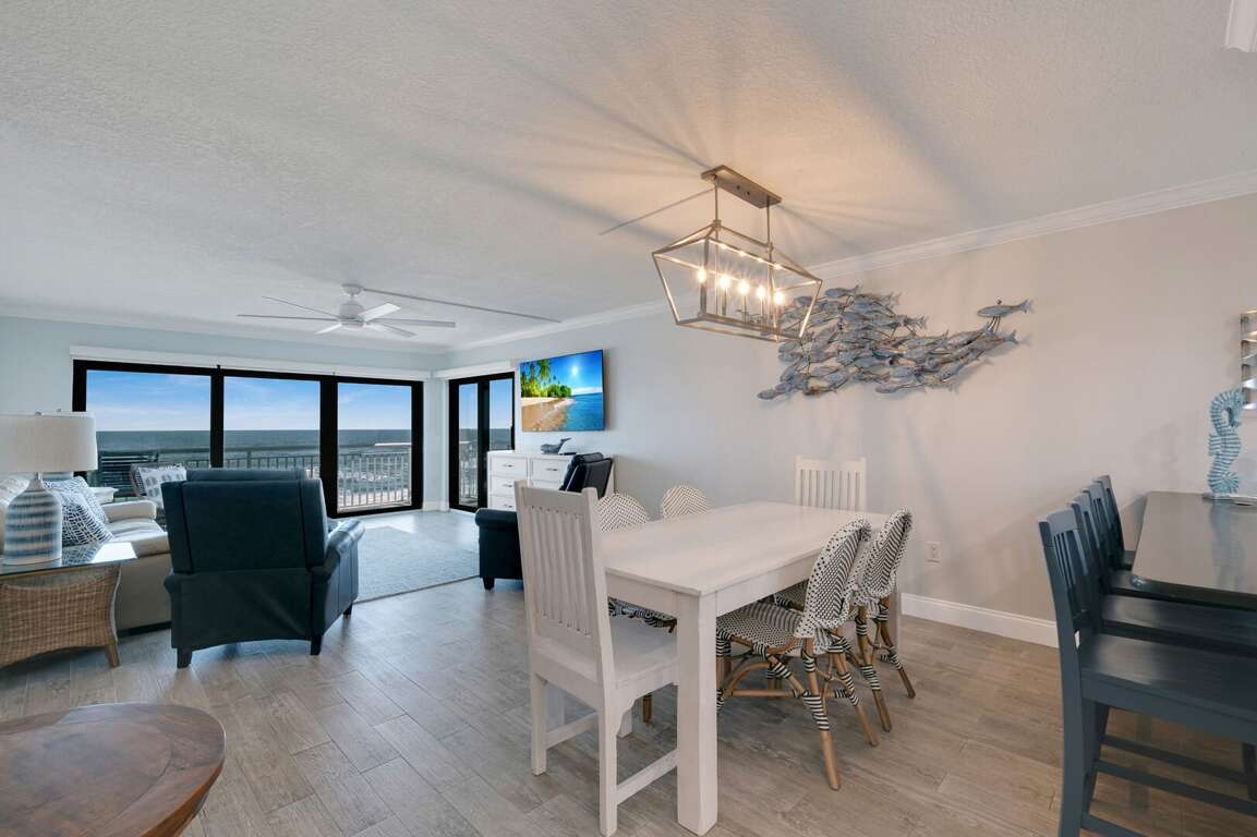 The direct oceanfront dining room seats 6 at the table with bonus barstools The direct oceanfront dining room seats 6 at the table with bonus barstools