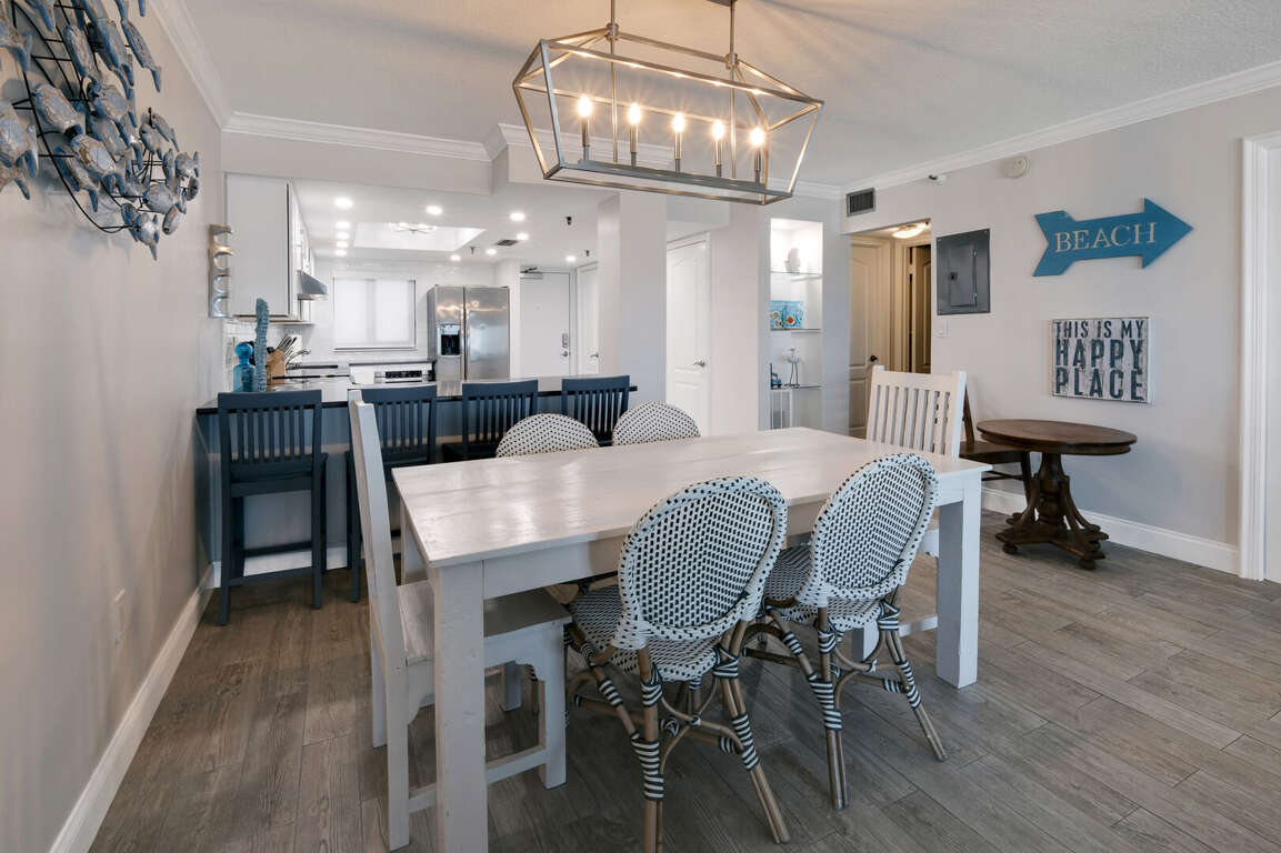 The oceanfront dining room is the perfect spot to enjoy meals or snacks The oceanfront dining room is the perfect spot to enjoy meals or snacks