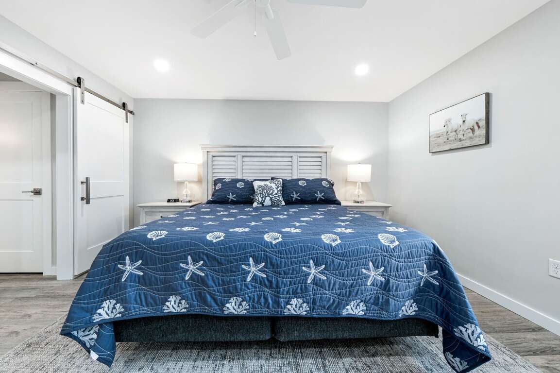 King bed and large closet for storage in the master bedroom King bed and large closet for storage in the master bedroom