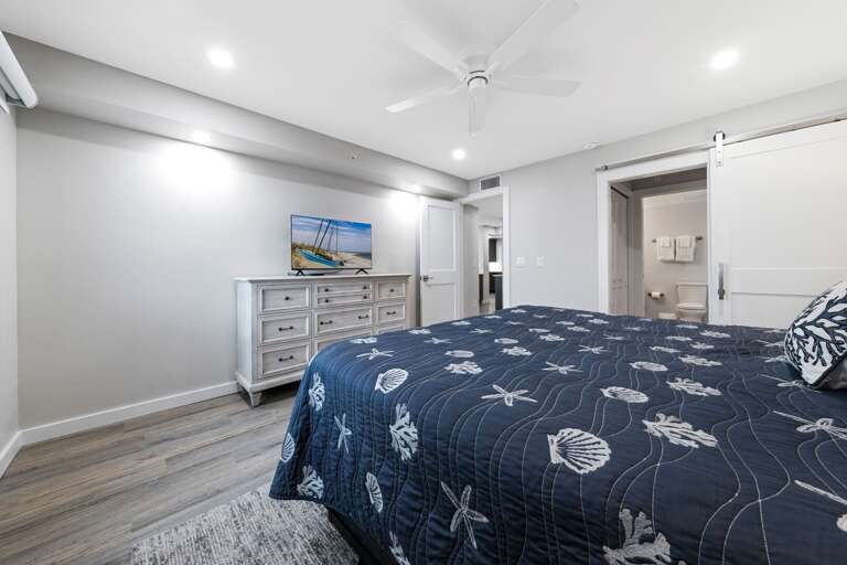 The master bedroom has an ensuite bathroom The master bedroom has an ensuite bathroom