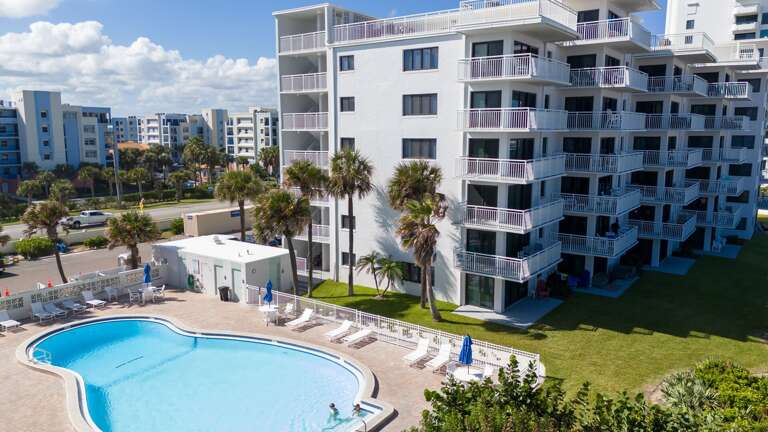 Shorehom by the Sea Pool