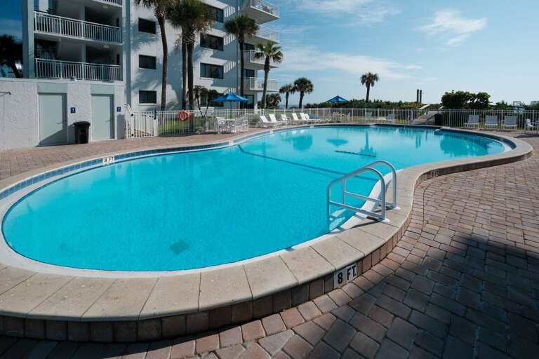 Shorehom by the Sea pool