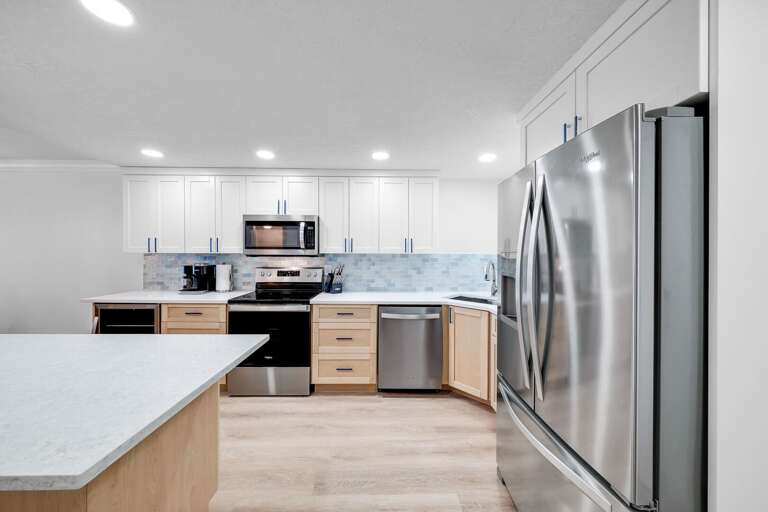 Updated, fully-equipped kitchen