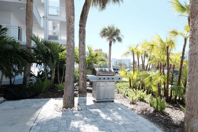 Make mealtime easy with the onsite gas grill, complete with propane provided