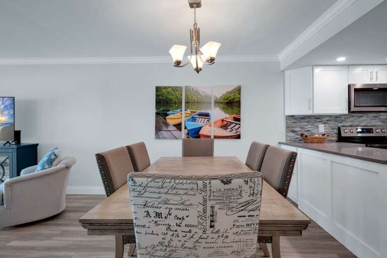 Why dine out when you can eat snacks and meals here?