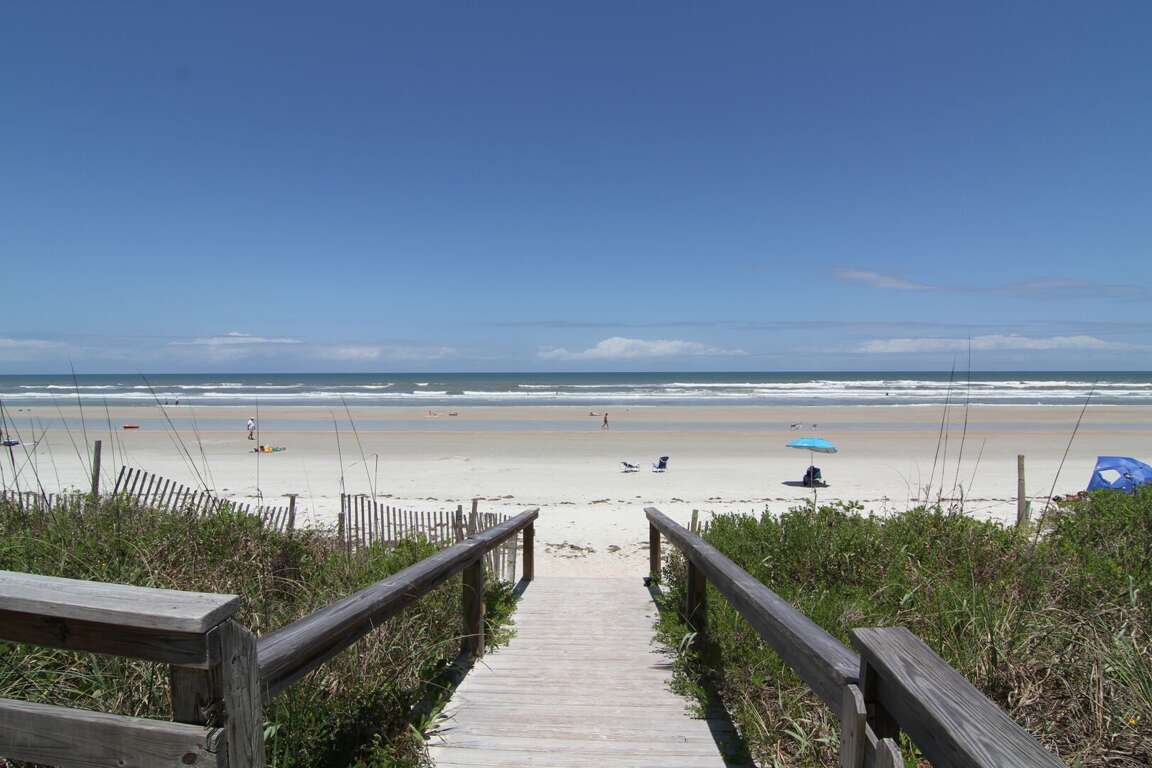 Private Shorehom by the Sea walkway down to the ocean. Private Shorehom by the Sea walkway down to the ocean.