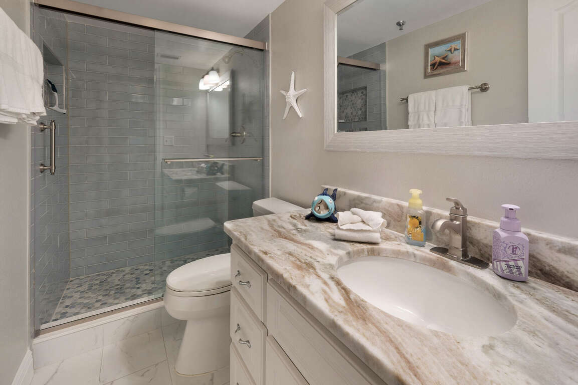 Shower in the guest bathroom. Shower in the guest bathroom.