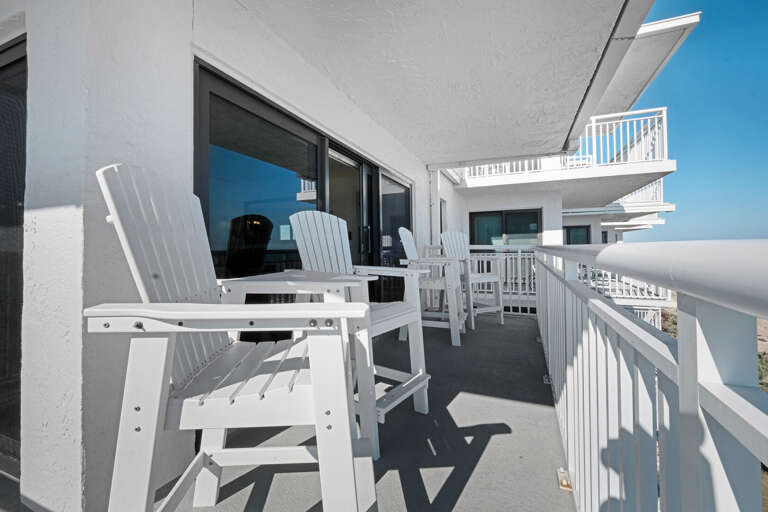 There's plenty of seating on the balcony, providing a comfortable space to enjoy the stunning views There's plenty of seating on the balcony, providing a comfortable space to enjoy the stunning views