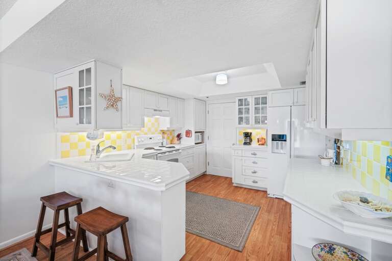 Fully-equipped kitchen