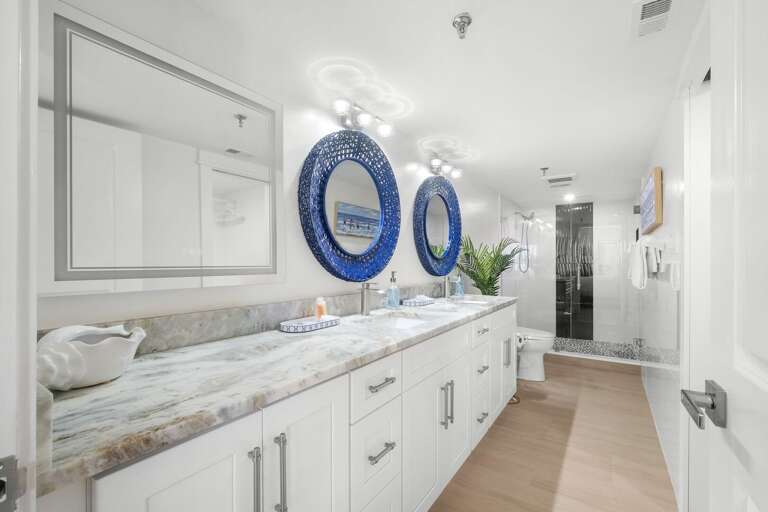 Beautifully decorated master bath