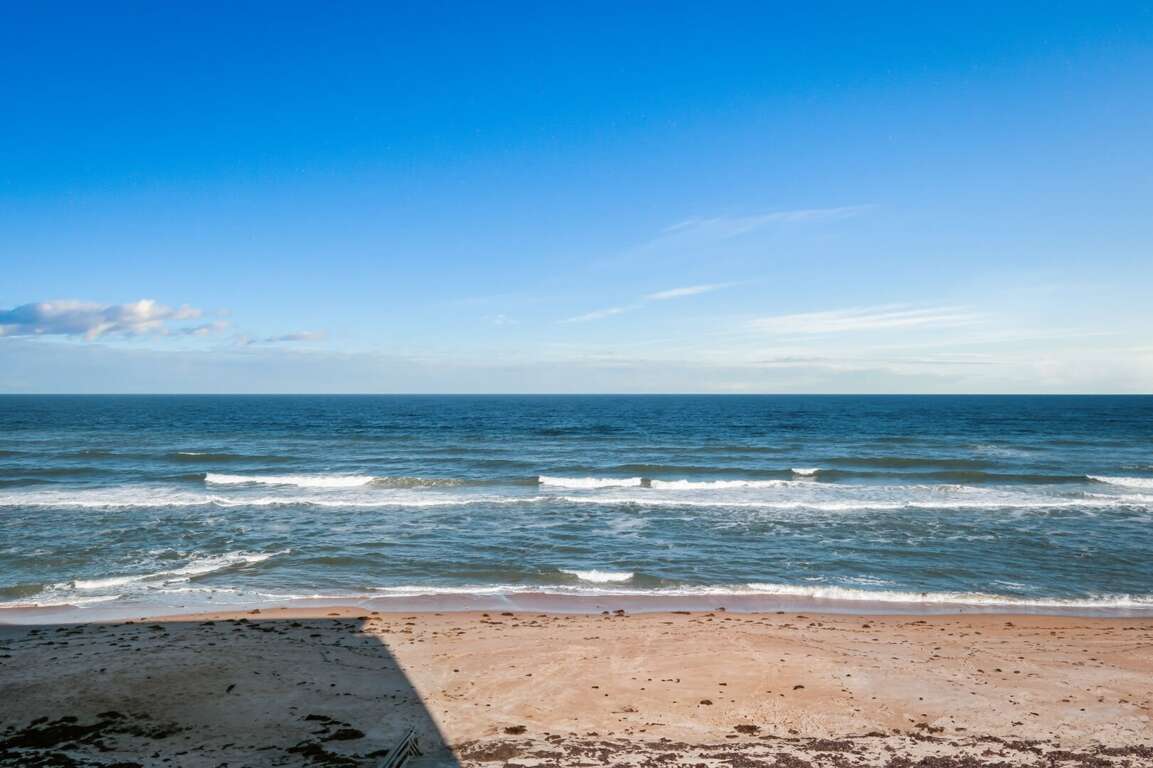 4th floor balcony view of no-drive Ormond Beach 4th floor balcony view of no-drive Ormond Beach