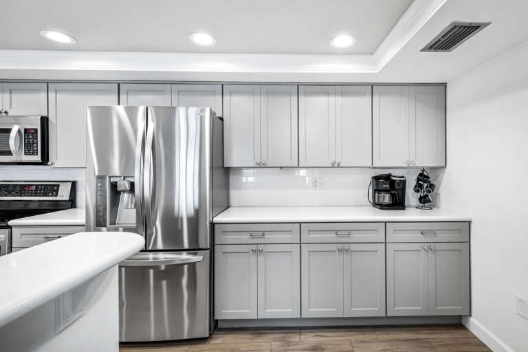 Fully-equipped kitchen with stainless steel appliances Fully-equipped kitchen with stainless steel appliances