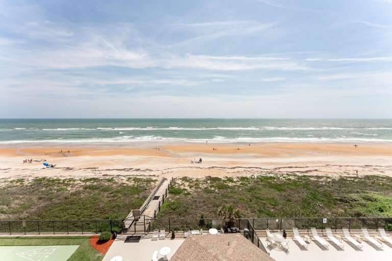 Gorgeous 4th floor balcony view Gorgeous 4th floor balcony view