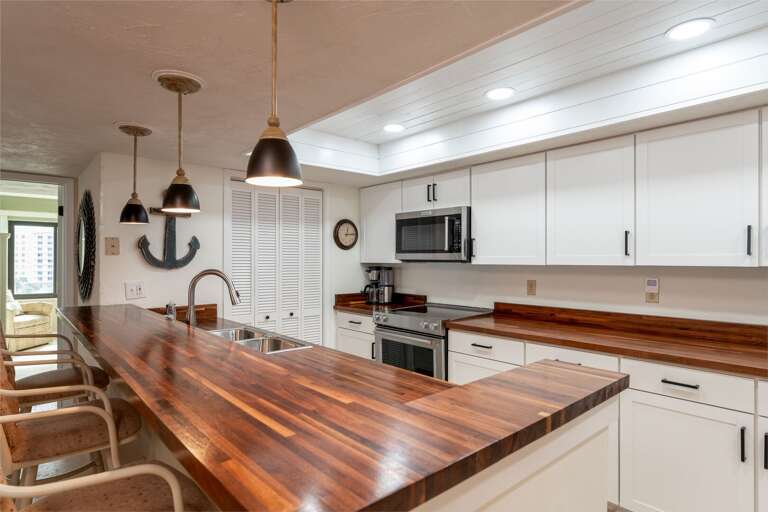 3 Bar Stools for bonus seating 3 Bar Stools for bonus seating