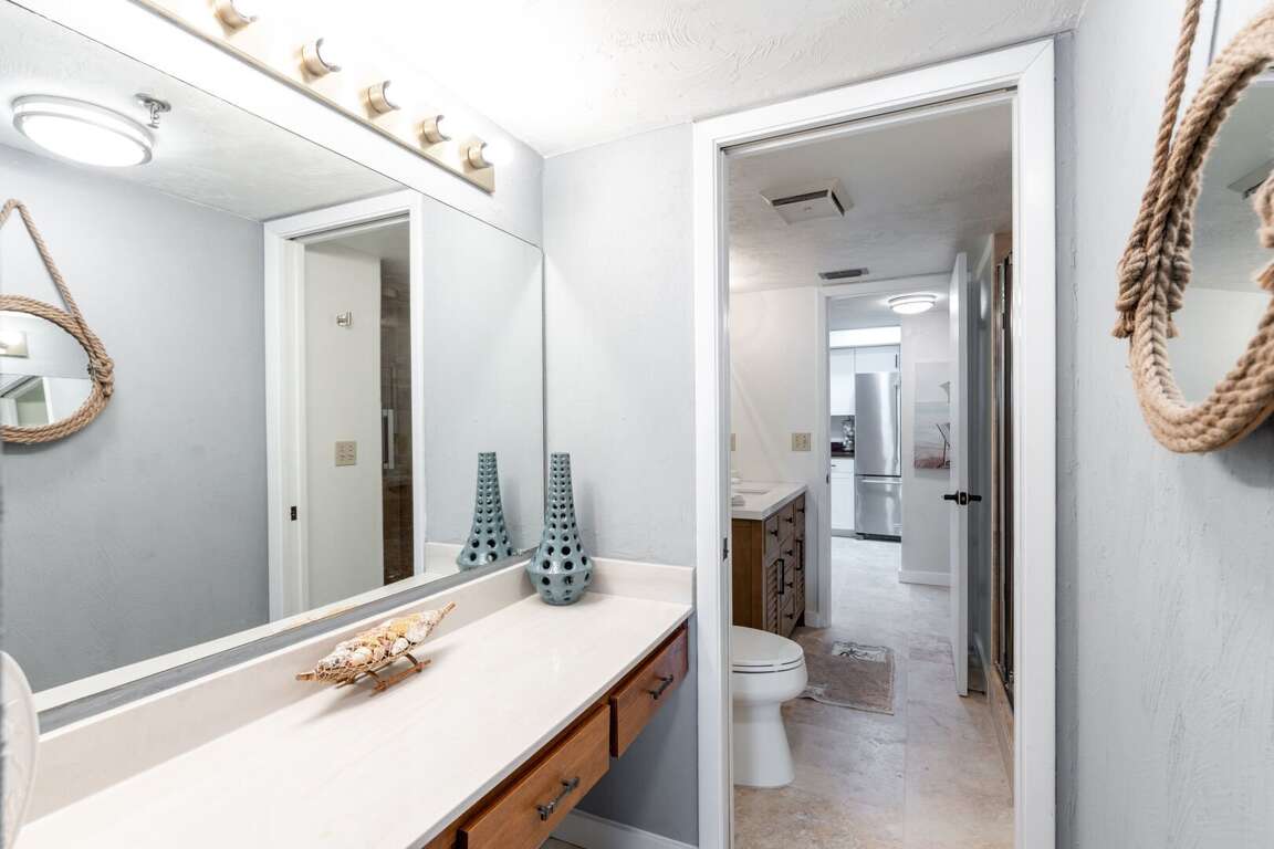 Vanity in the entrance to the Guest Bathroom Vanity in the entrance to the Guest Bathroom