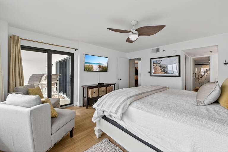 King Ensuite Bedroom 1 with Balcony Access King Ensuite Bedroom 1 with Balcony Access