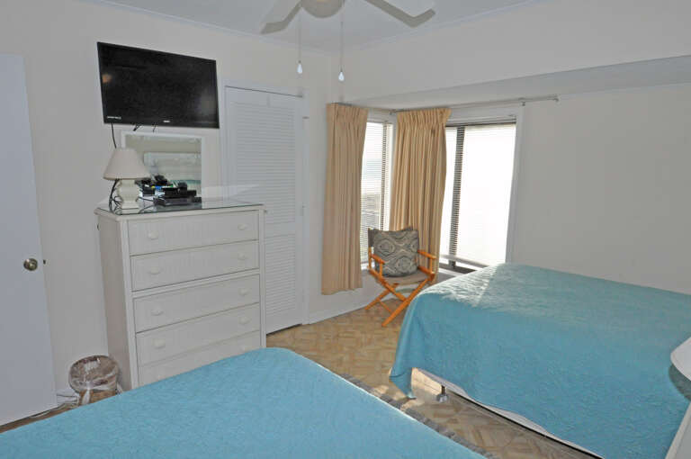 Seafront Sleep Space, Twin Beds, Terrace View