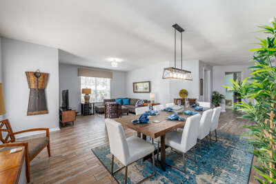 La Vista Lakeview Deluxe Condo Next To Clubhouse