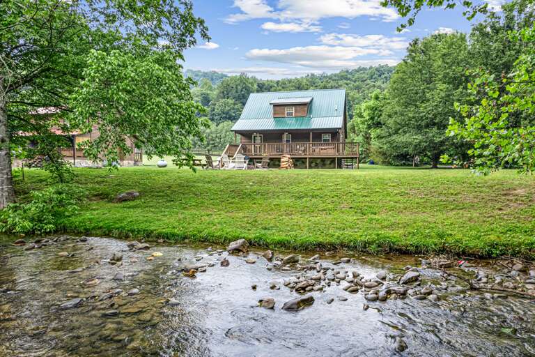 Creekside 3580 Three Bedroom Vacation Cabin in Cosby, TN