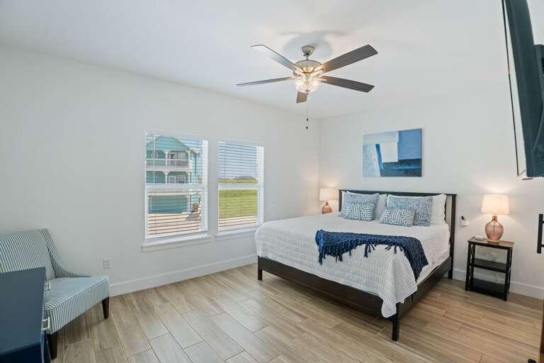 Downstairs primary w/ en-suite