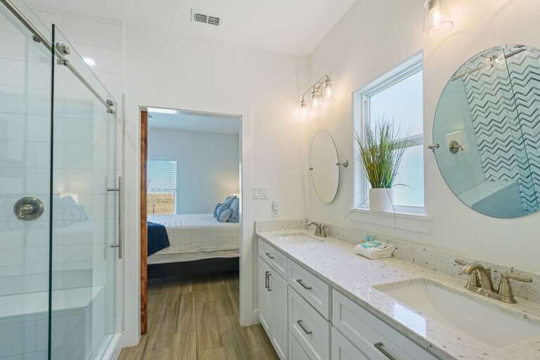 Downstairs primary en-suite