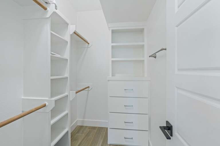 Downstairs primary en-suite