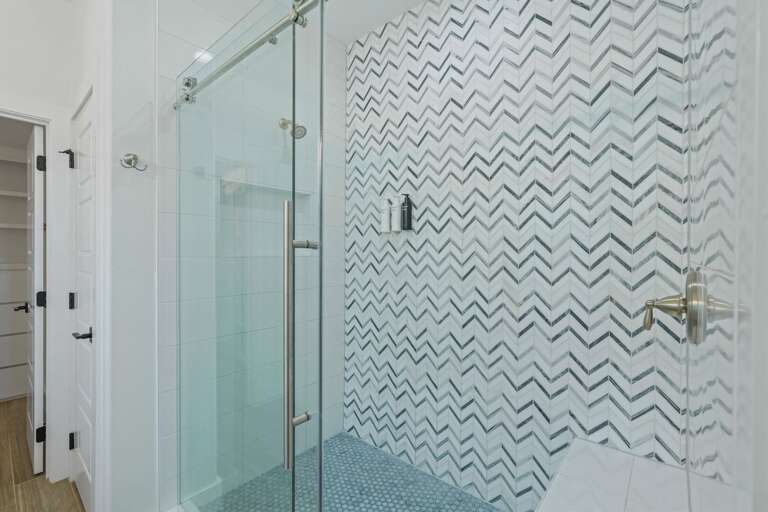 Downstairs primary en-suite