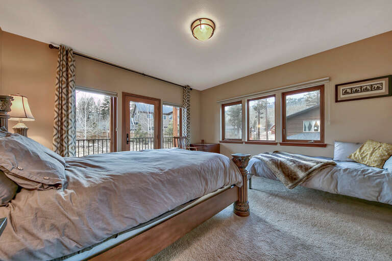 Queen Bed and a twin bed