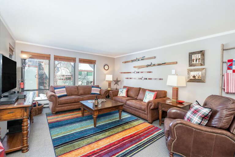 Boomerang Lodge 6 is a two-bedroom, two-bathroom condo located in the town of Telluride.